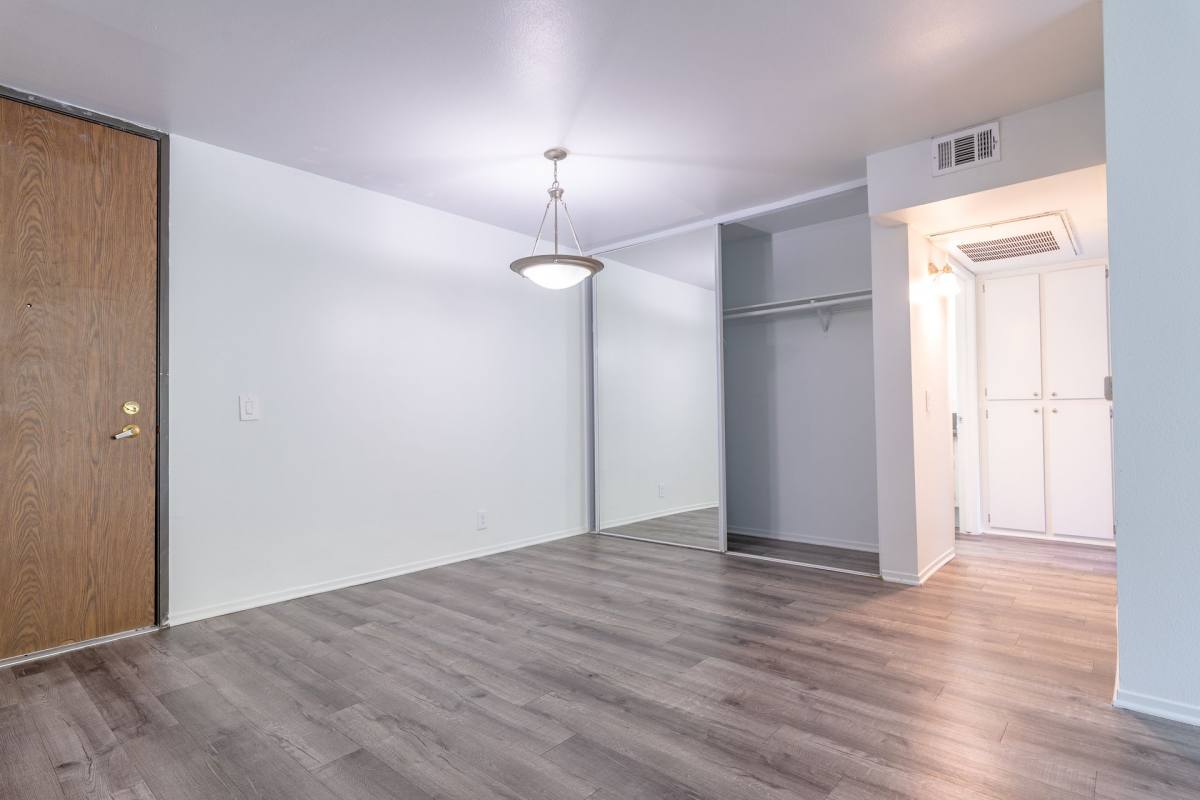 Apartment for rent at 300 W Ave, Los Angeles, CA 90065
