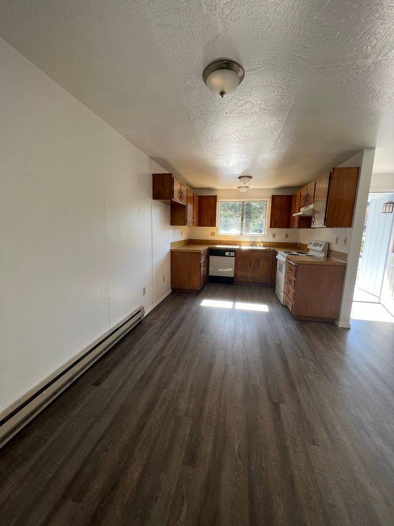 House for rent at 1912 Dawn Ct, B, Klamath Falls, OR 97603