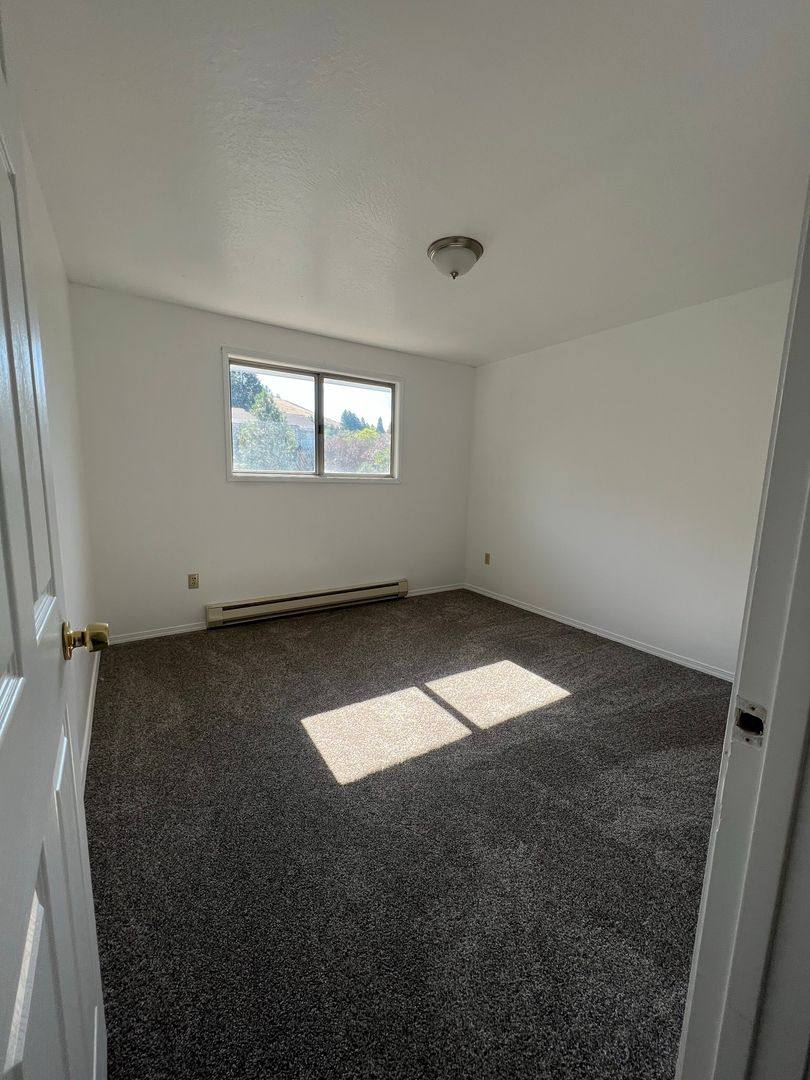 House for rent at 1912 Dawn Ct, B, Klamath Falls, OR 97603