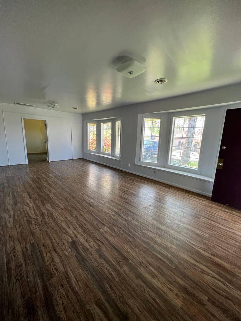 House for rent at 527 E Lowell St, Klamath Falls, OR 97601