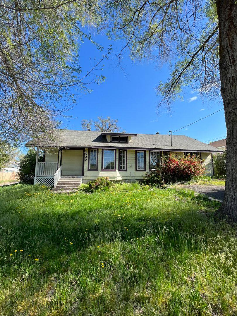 House for rent at 527 E Lowell St, Klamath Falls, OR 97601