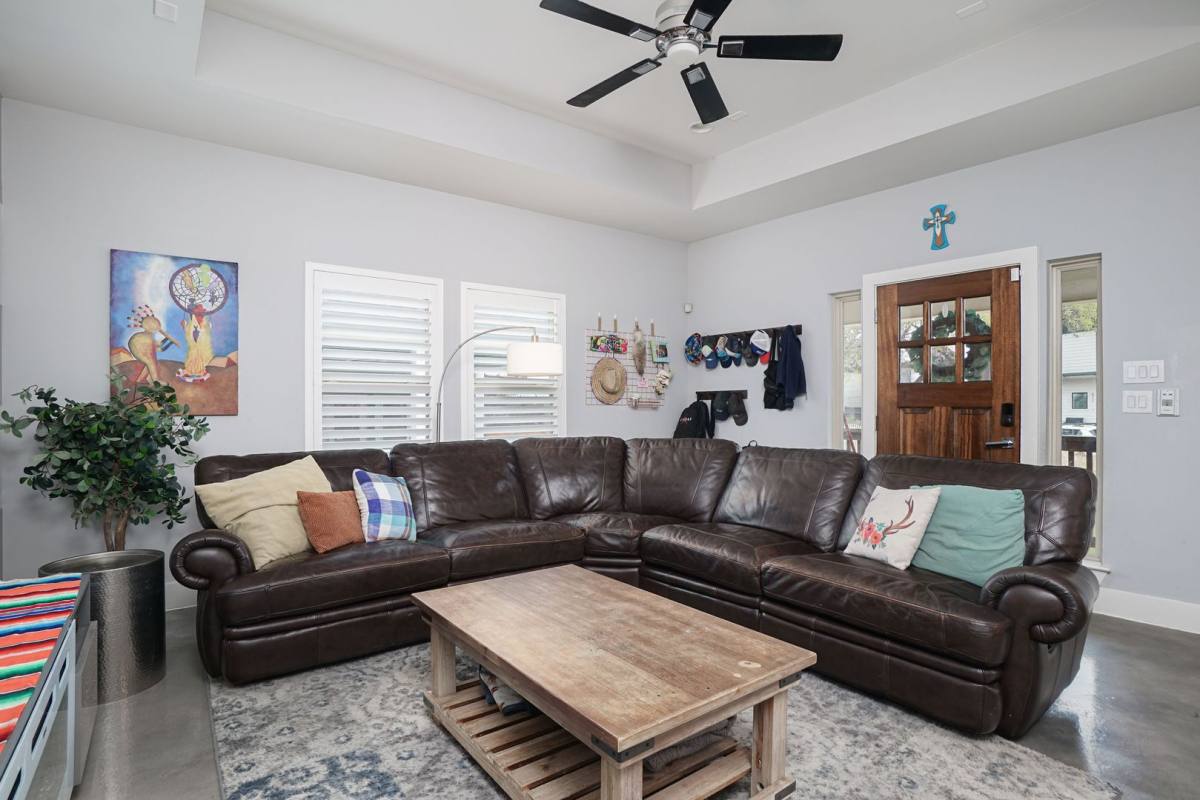 House for rent at 612 Leigh St, San Antonio, TX 78210