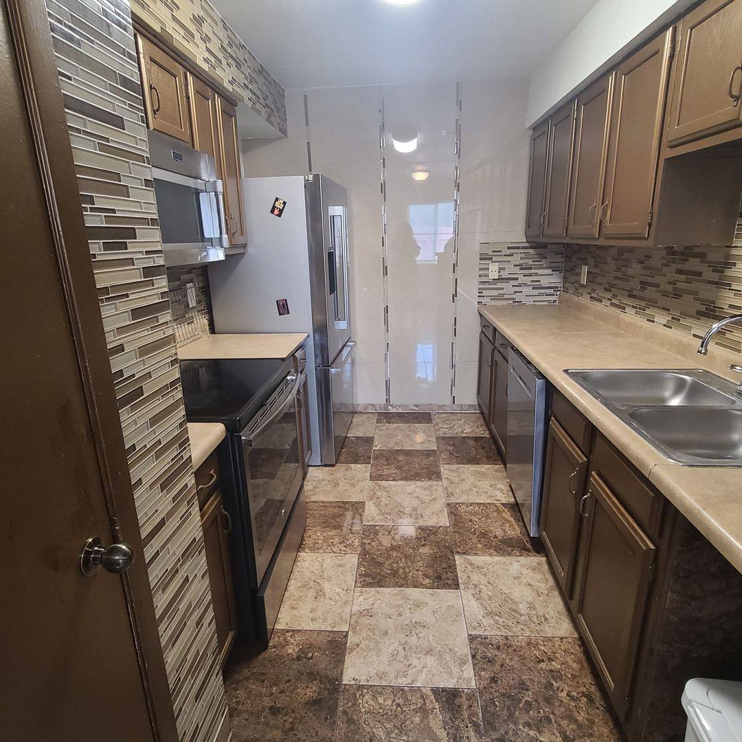 Townhouse for rent at 12020 Maplerock, San Antonio, TX 78230