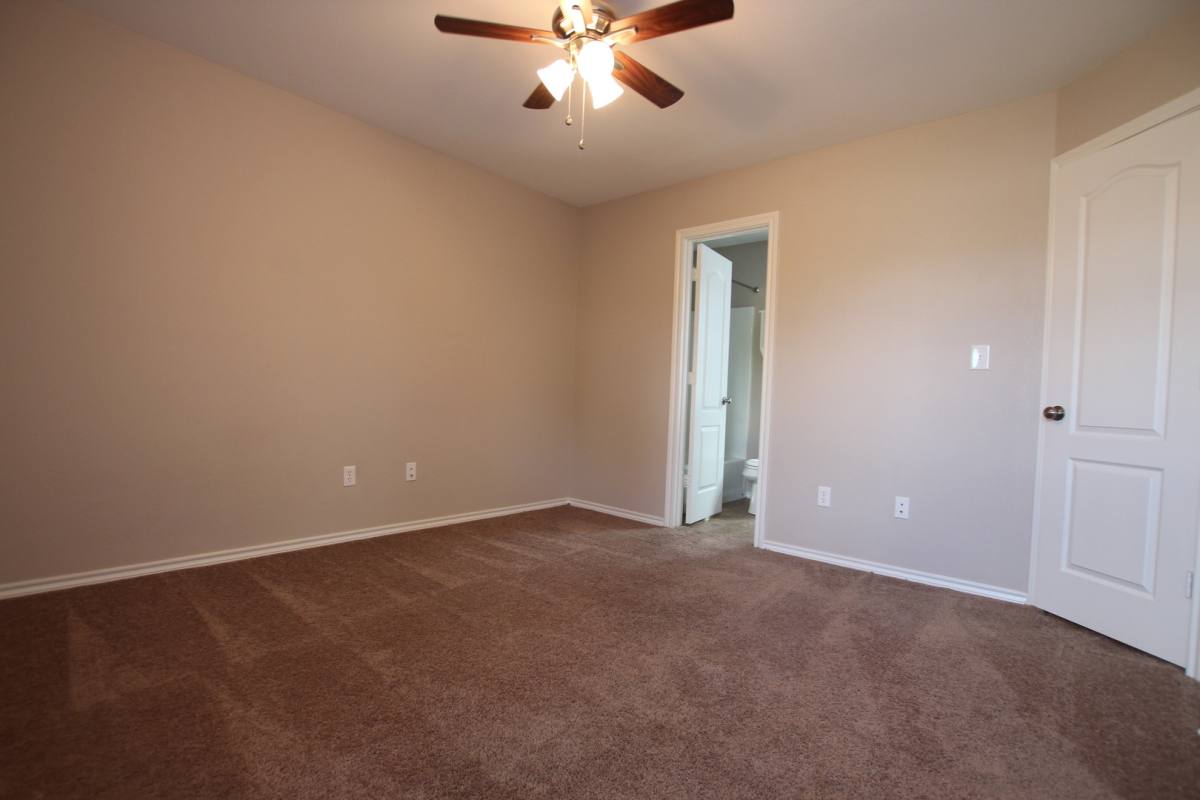 Townhouse for rent at 18025 Loring Lane, Lindale, TX 75771