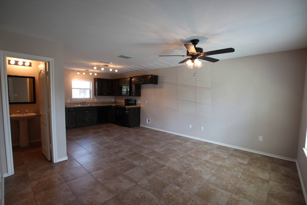 Townhouse for rent at 18025 Loring Lane, Lindale, TX 75771