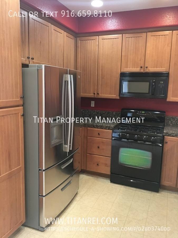 Townhouse for rent at 8144 Crystal Walk Circle, Elk Grove, CA 95758