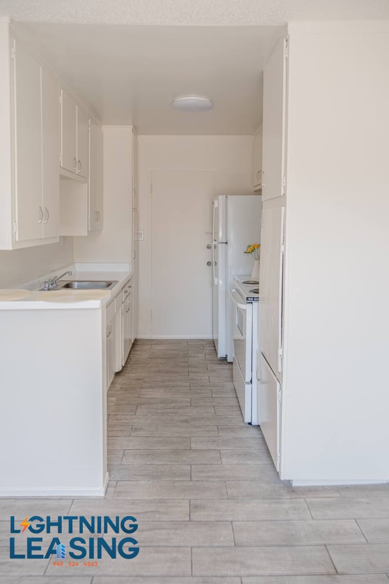 Apartment for rent at 914 1 2 N Wilton Place #309A, Los Angeles, CA 90038