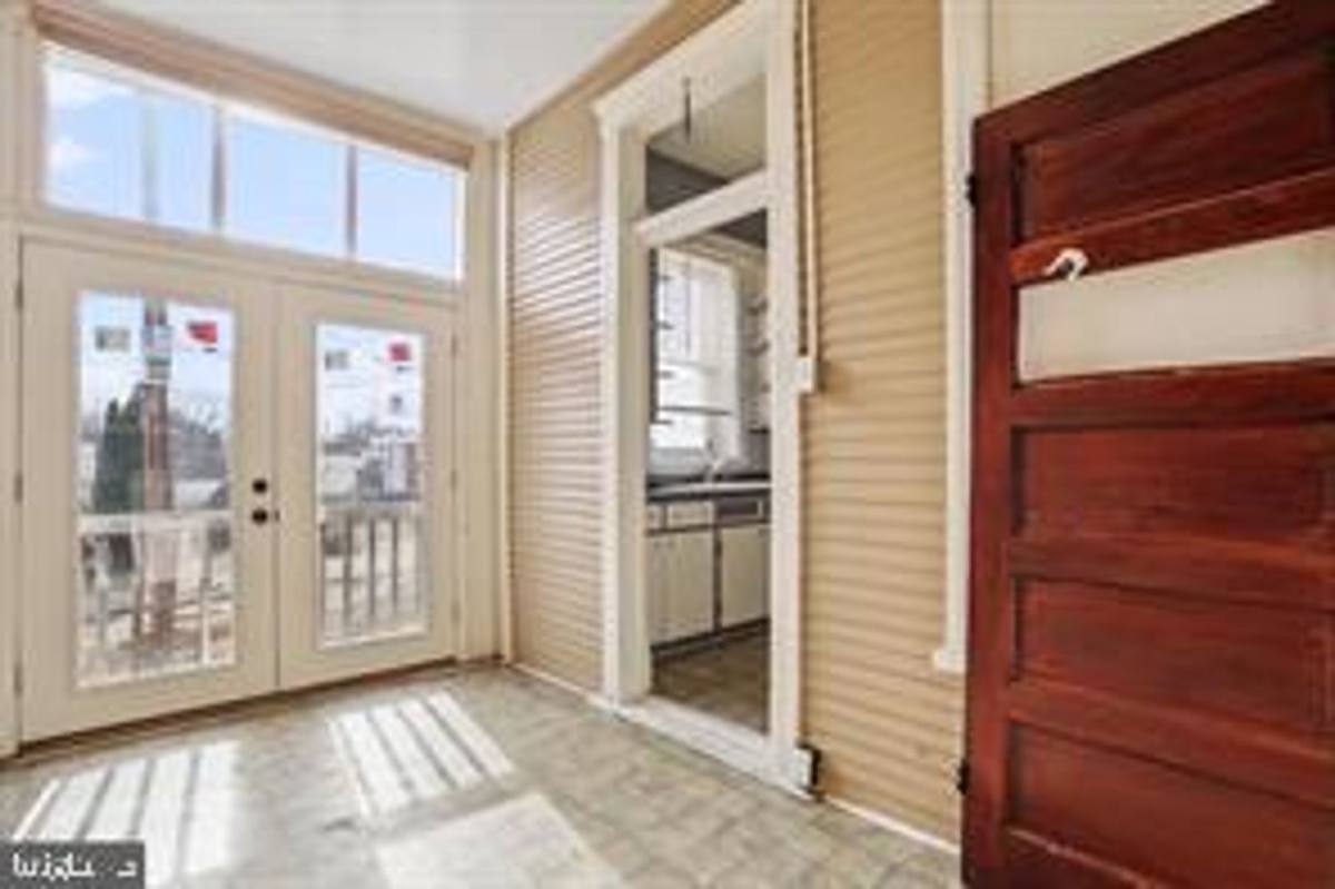Townhouse for rent at 210 N Locust St, Hagerstown, MD 21740
