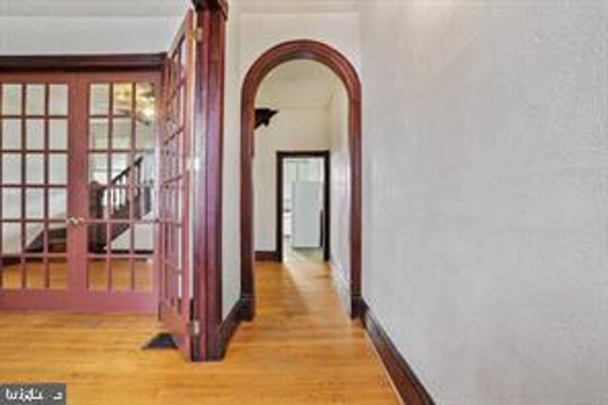 Townhouse for rent at 210 N Locust St, Hagerstown, MD 21740