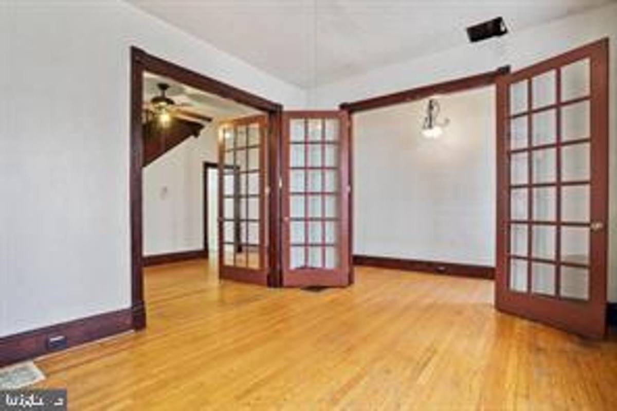 Townhouse for rent at 210 N Locust St, Hagerstown, MD 21740