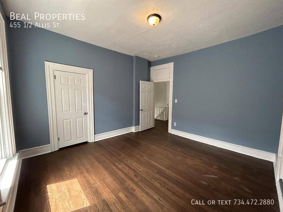 Apartment for rent at 455 1 2 Allis St, Adrian, MI 49221