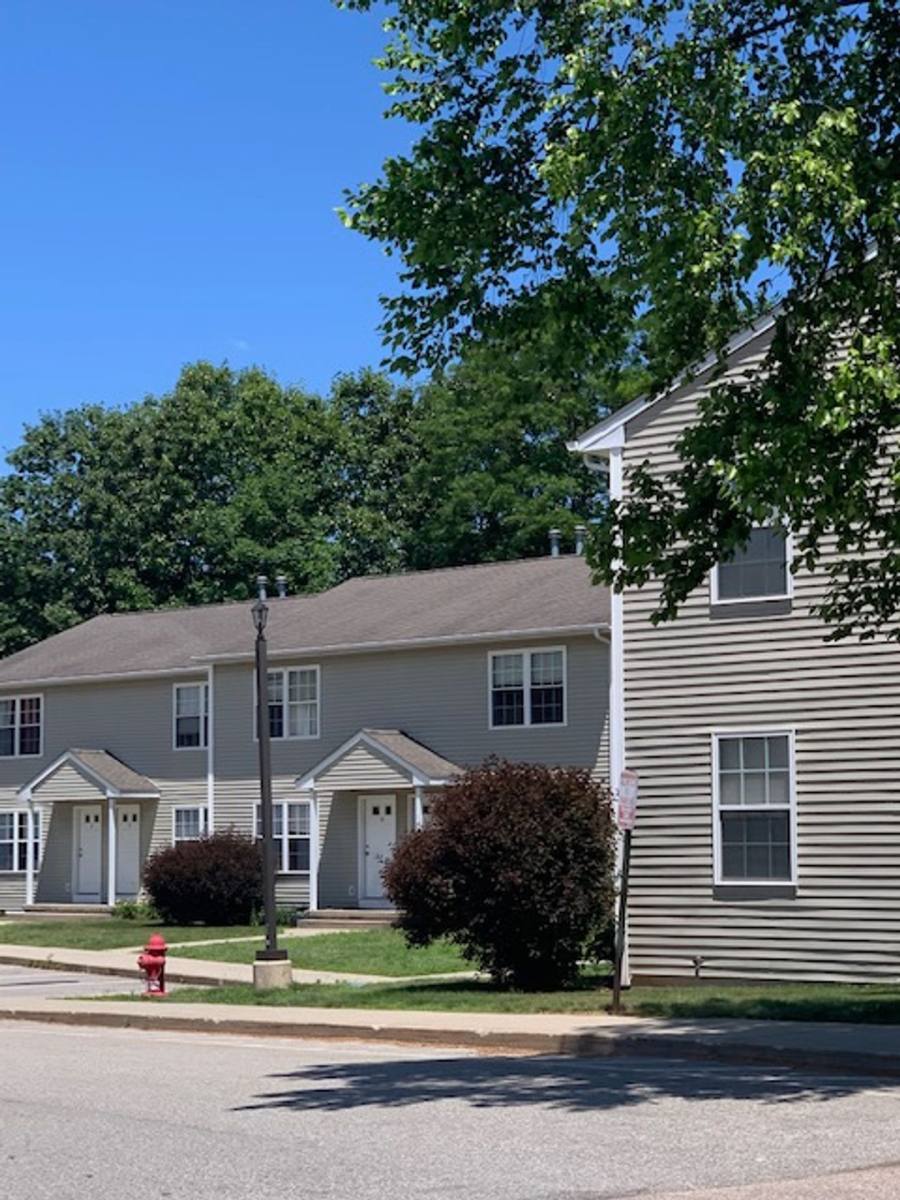 Townhouse for rent at 1-68 Woods Dr, Norwich, CT 06360