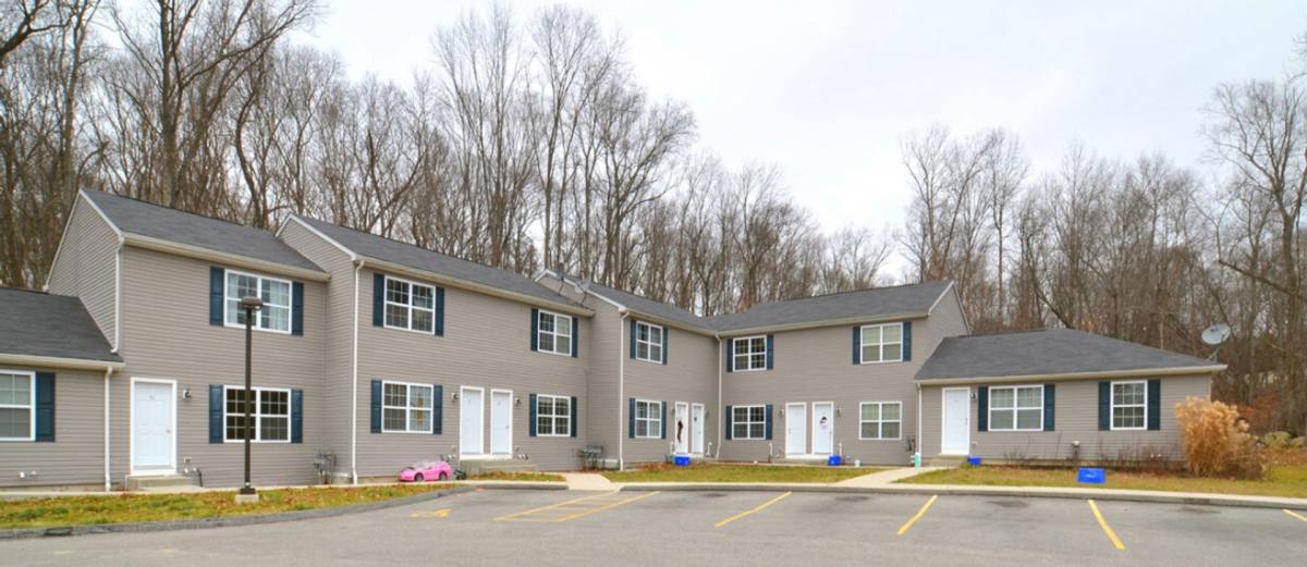 Townhouse for rent at 1-68 Woods Dr, Norwich, CT 06360