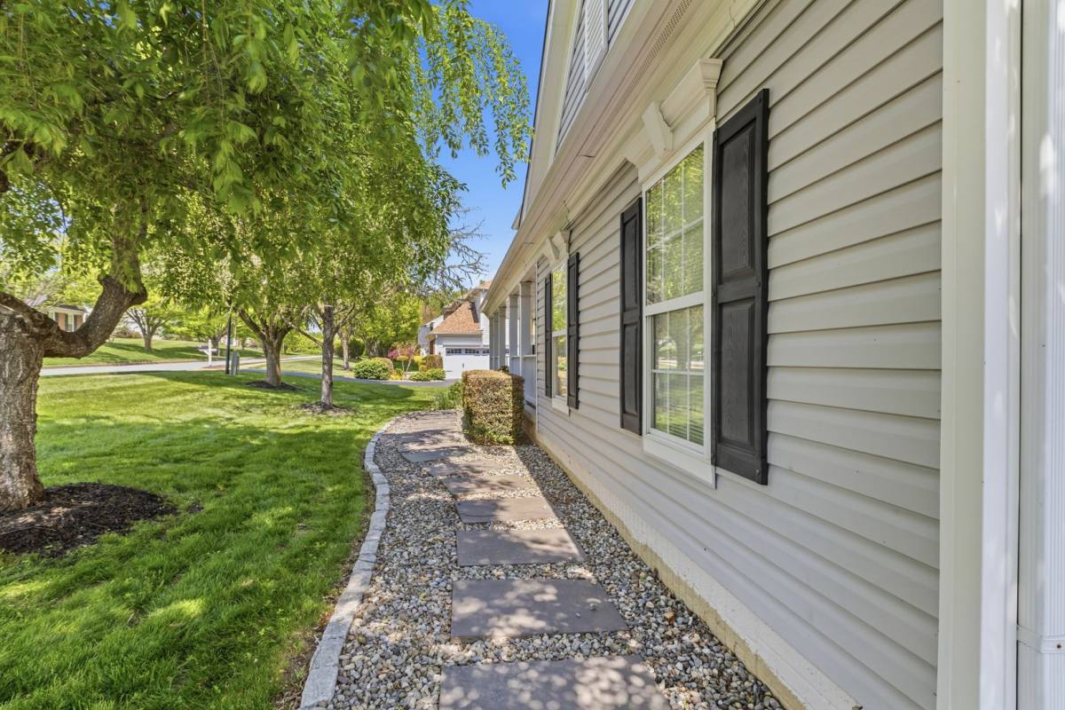 House for rent at 307 Winterthur Lane, Newark, DE 19711