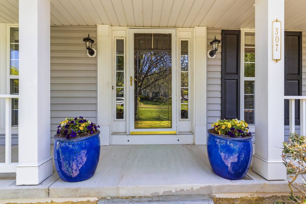 House for rent at 307 Winterthur Lane, Newark, DE 19711