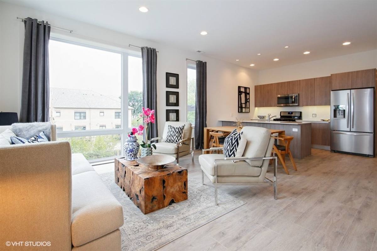 Apartment for rent at 4111-4119 N Narragansett Ave, Chicago, IL 60634