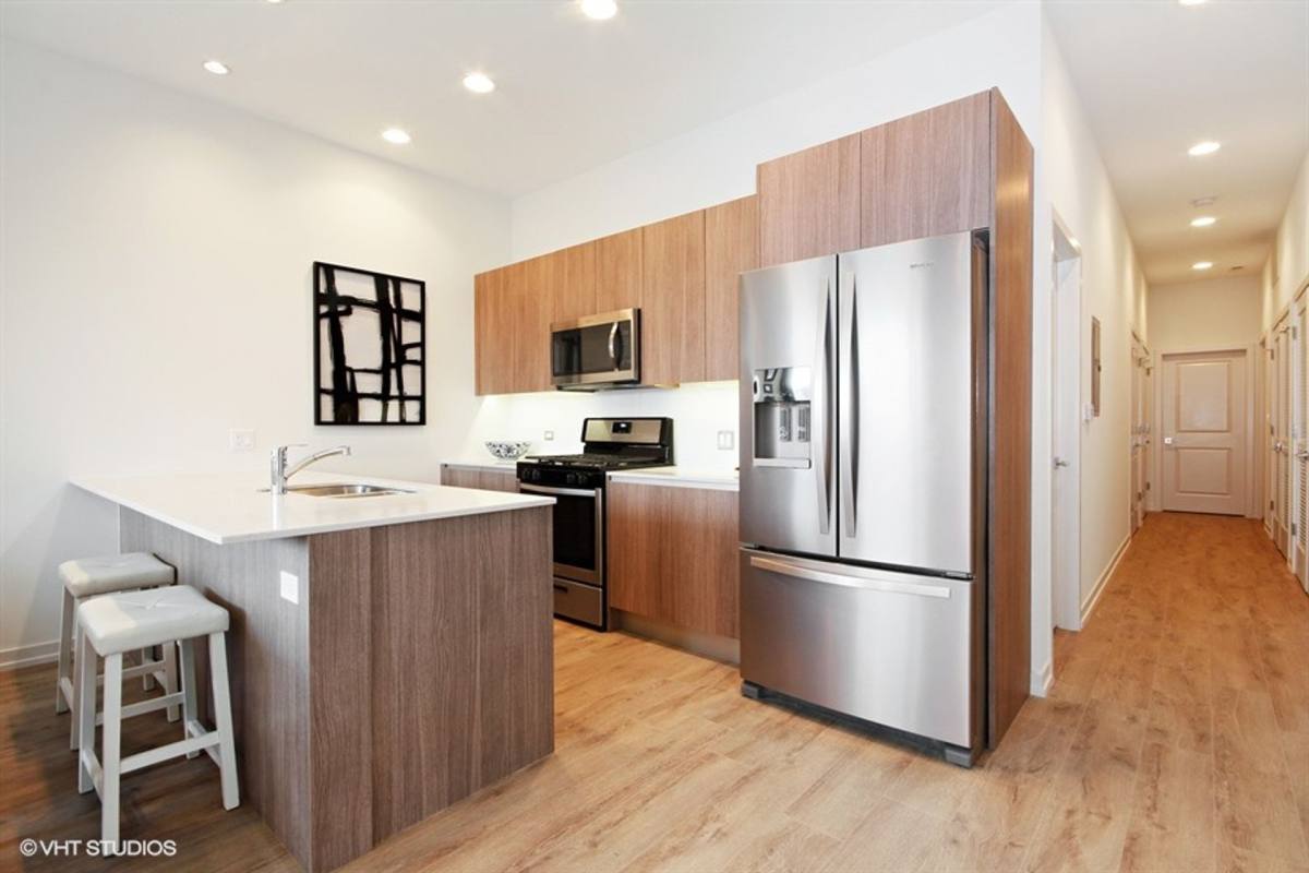 Apartment for rent at 4111-4119 N Narragansett Ave, Chicago, IL 60634