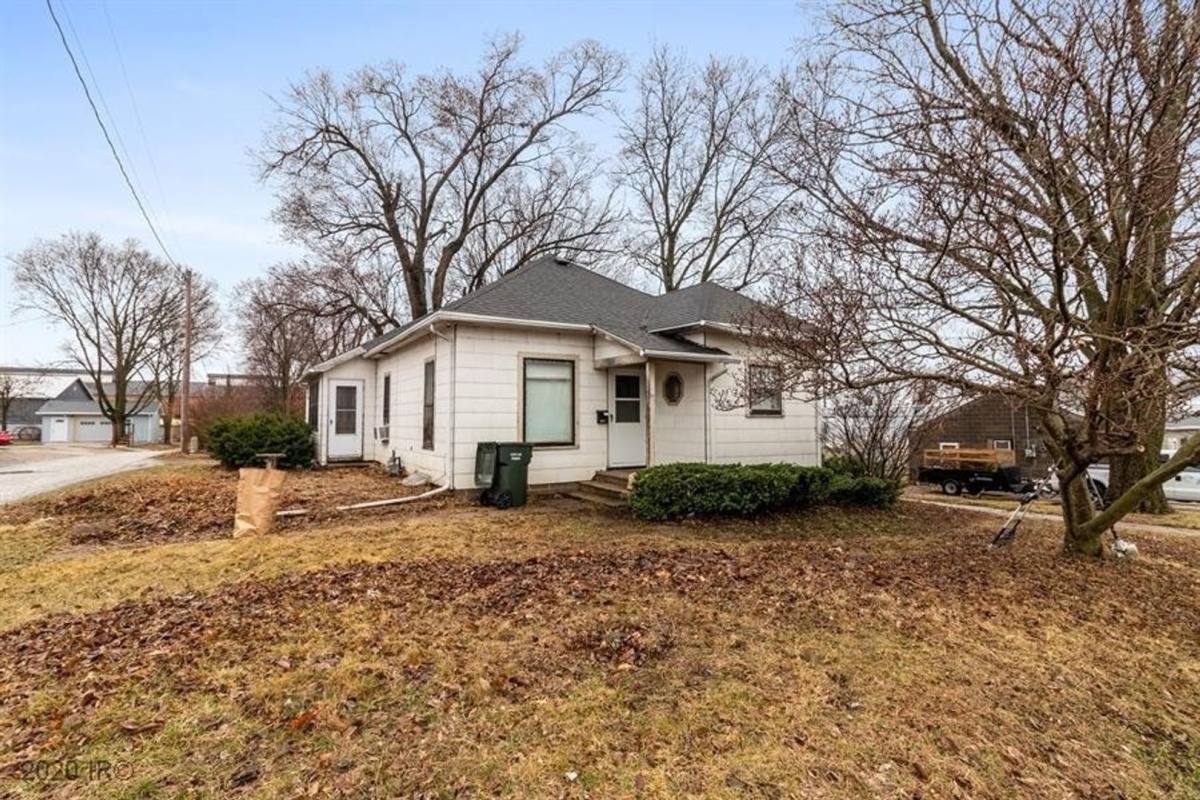 Apartment for rent at 1011 Evelyn St, Perry, IA 50220