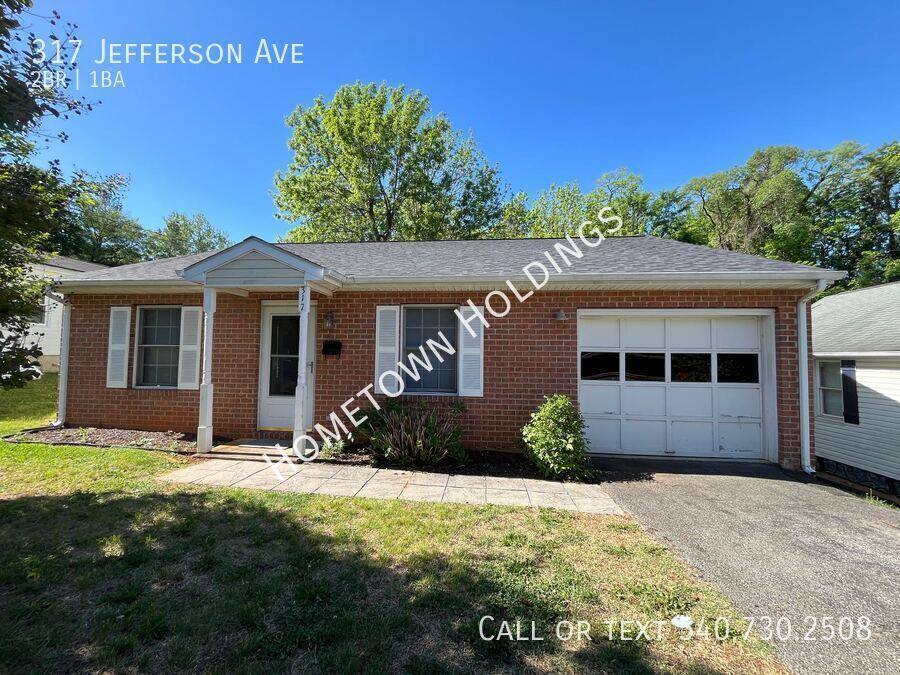 Apartment for rent at 317 Jefferson Ave, Vinton, VA 24179