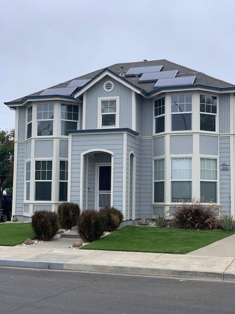 House for rent at 1979 Giffen Ave, Santa Rosa, CA 95407