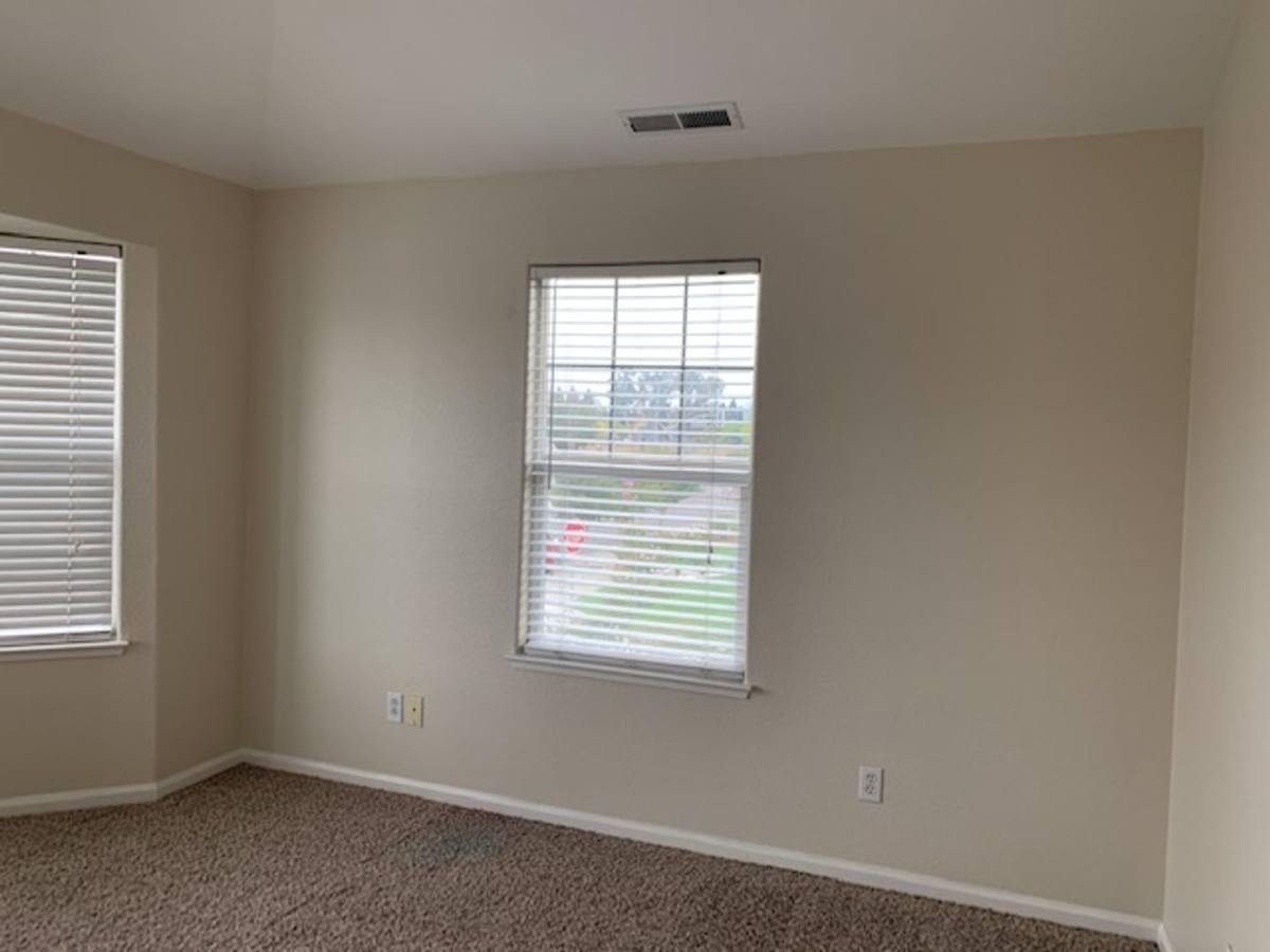 House for rent at 1979 Giffen Ave, Santa Rosa, CA 95407