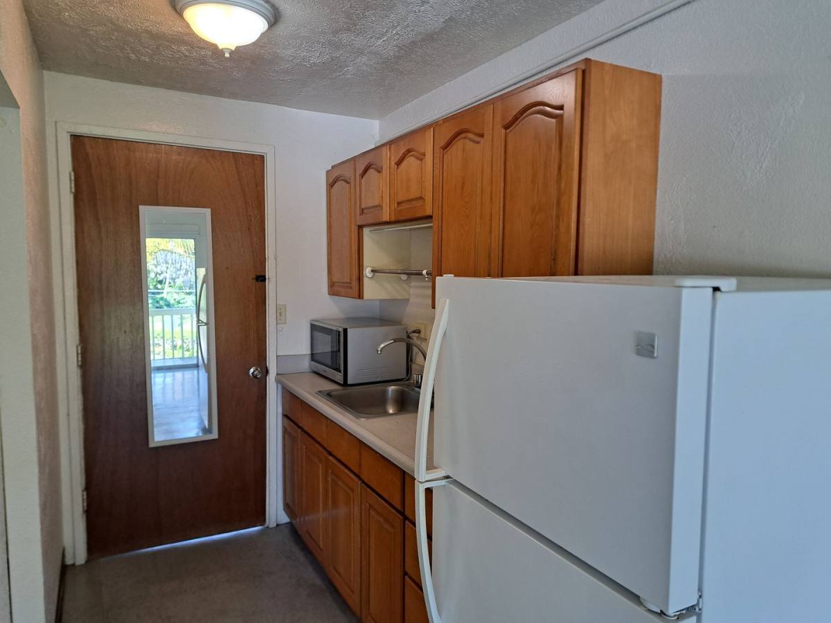 Apartment for rent at 1303 Kalanianaole St, Hilo, HI 96720