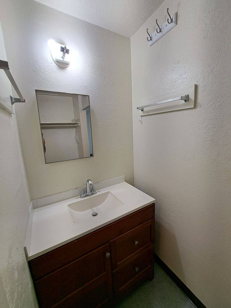 Apartment for rent at 1303 Kalanianaole St, Hilo, HI 96720