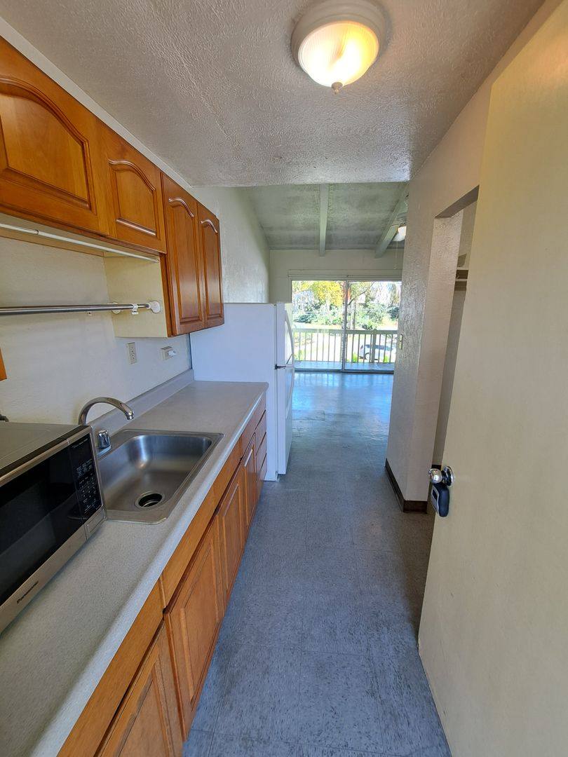 Apartment for rent at 1303 Kalanianaole St, Hilo, HI 96720