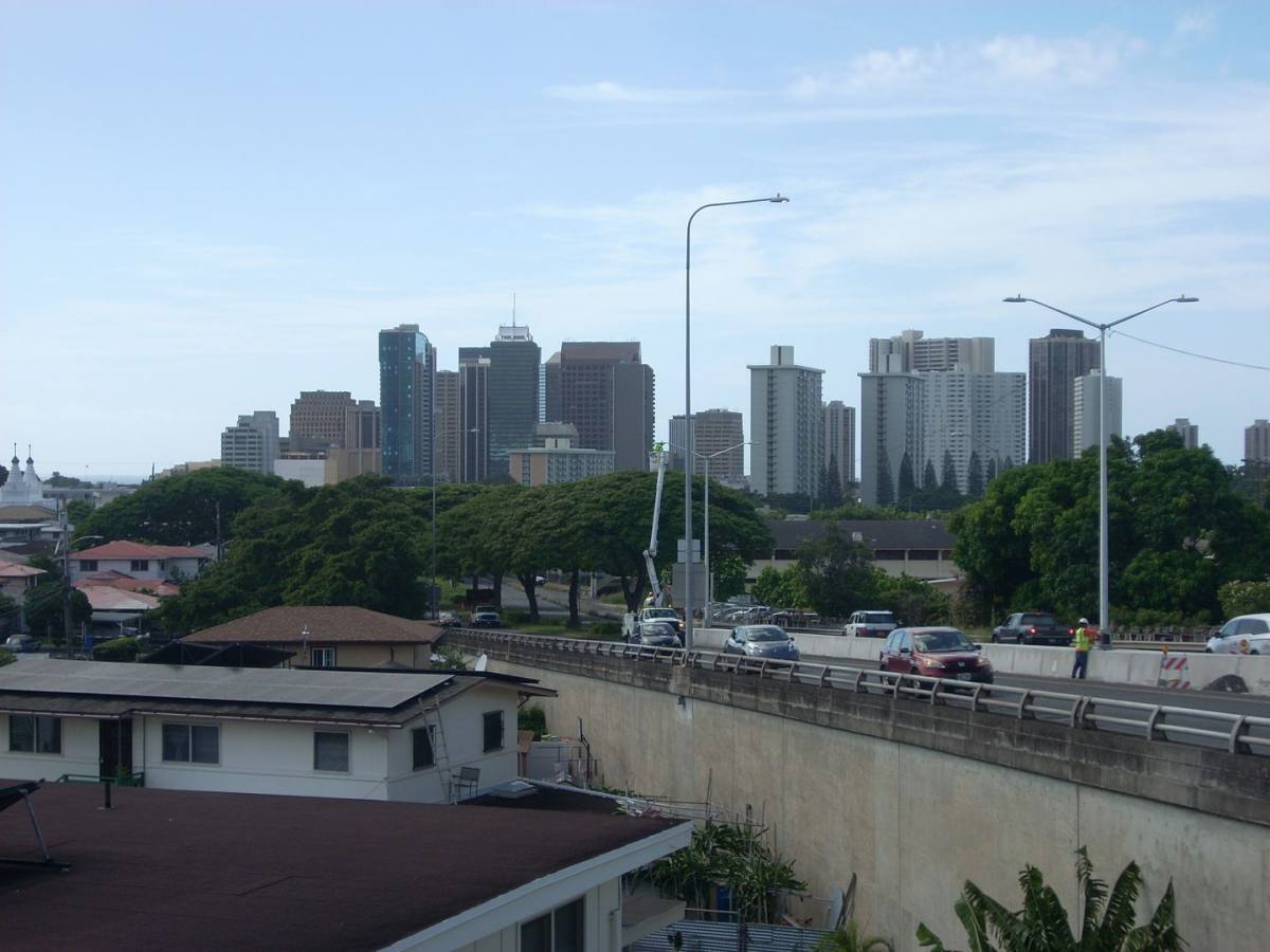 Apartment for rent at 1995 Pauoa Rd, Honolulu, HI 96813