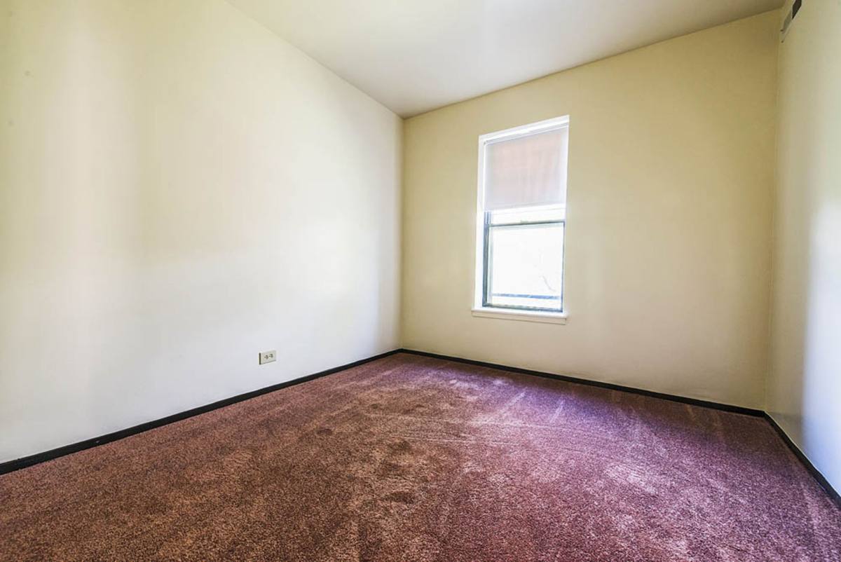 Apartment for rent at 5047 S Champlain Ave, Chicago, IL 60615