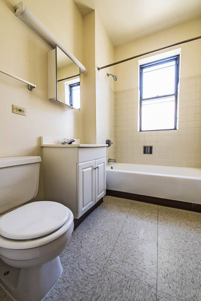 Apartment for rent at 5047 S Champlain Ave, Chicago, IL 60615