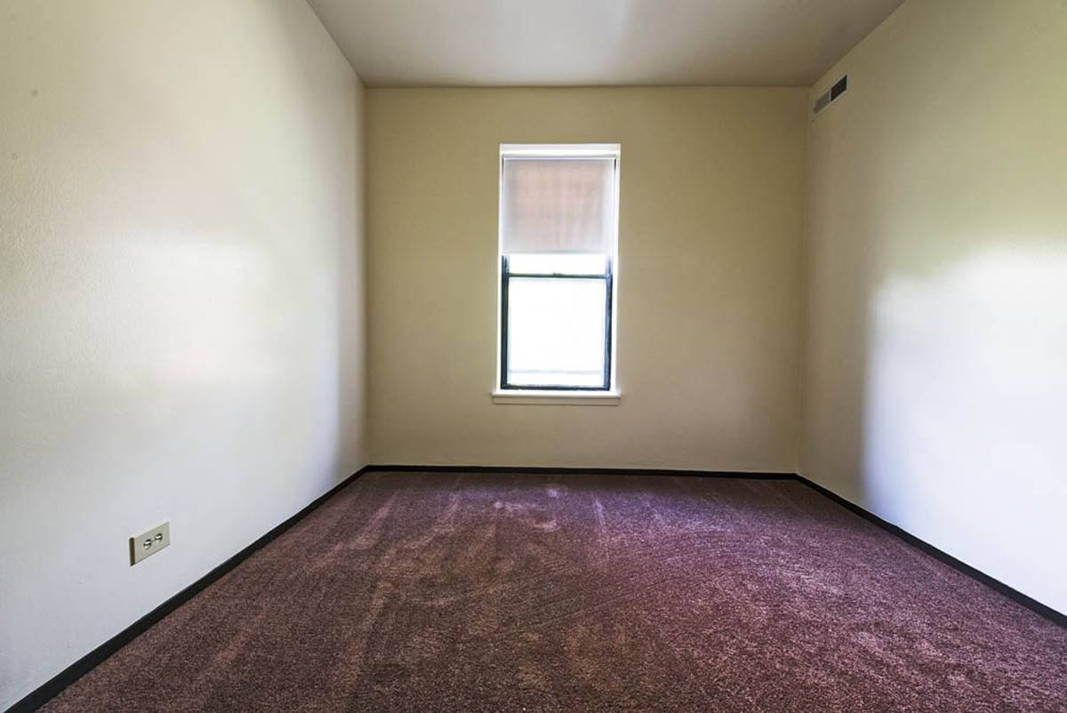 Apartment for rent at 5047 S Champlain Ave, Chicago, IL 60615