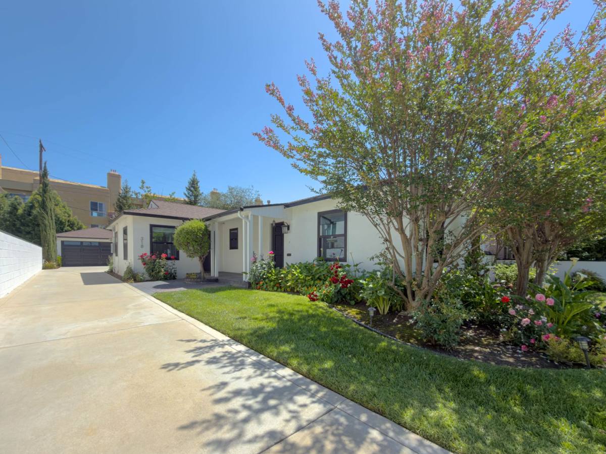 Apartment for rent at 316 N Kenwood St, Burbank, CA 91505