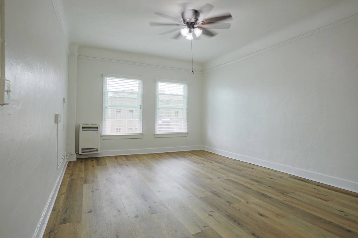 Apartment for rent at 454 S Catalina St, Los Angeles, CA 90020