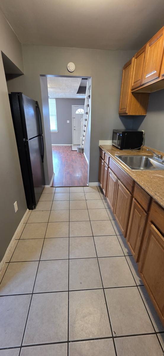 Townhouse for rent at 907 N Rosedale St, Baltimore, MD 21216