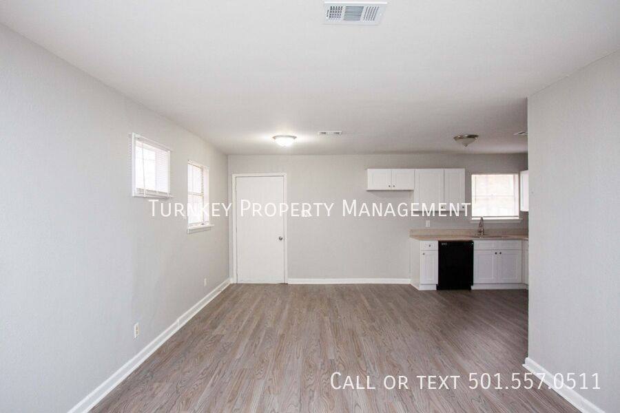 House for rent at 7124 Twin Oaks Rd, Little Rock, AR 72209