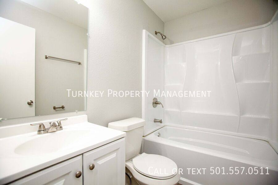 House for rent at 7124 Twin Oaks Rd, Little Rock, AR 72209