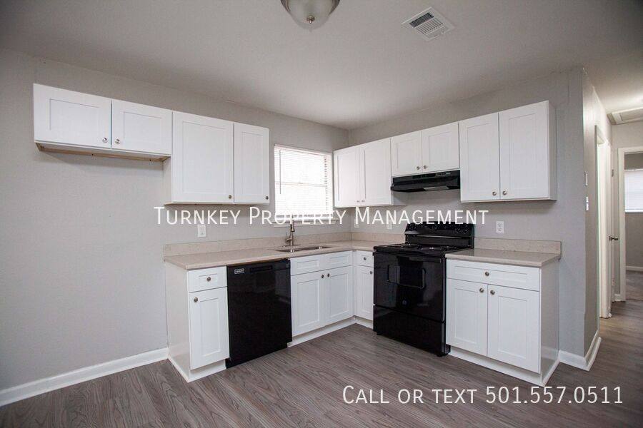 House for rent at 7124 Twin Oaks Rd, Little Rock, AR 72209