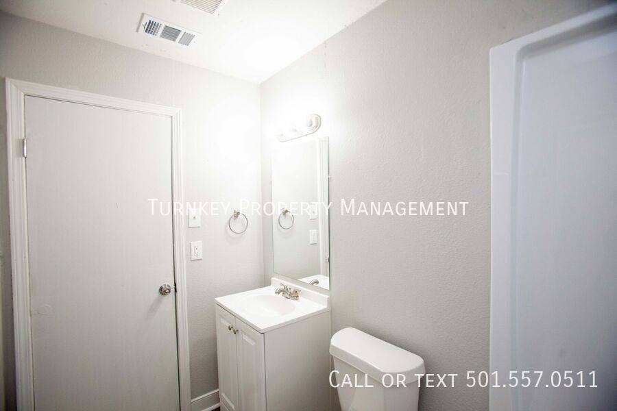 House for rent at 7124 Twin Oaks Rd, Little Rock, AR 72209