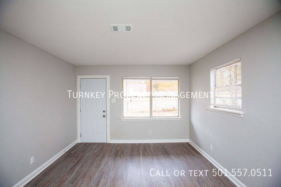 House for rent at 7124 Twin Oaks Rd, Little Rock, AR 72209