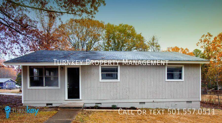House for rent at 7124 Twin Oaks Rd, Little Rock, AR 72209