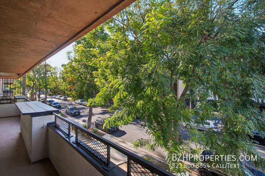 Condo for rent at 7540 Hampton Ave, Los Angeles, CA 90046