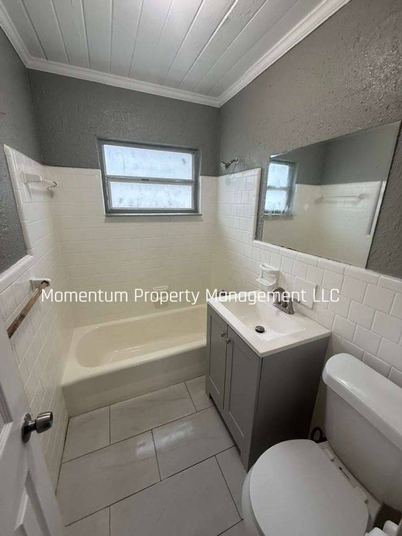 House for rent at 3618 Machado St, Tampa, FL 33605