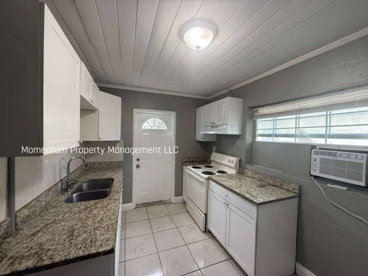 House for rent at 3618 Machado St, Tampa, FL 33605