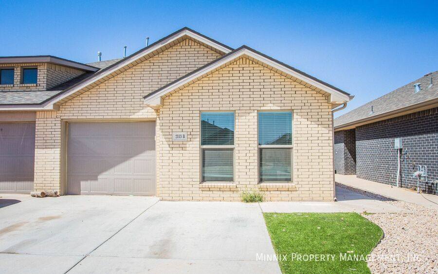 Townhouse for rent at 2113 N Jayton Ave #B, Lubbock, TX 79403