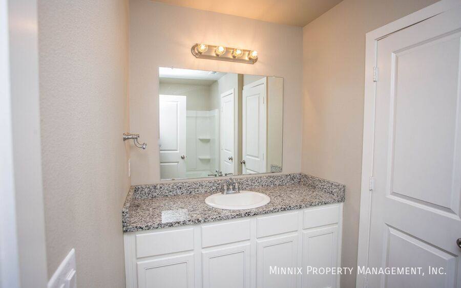 Townhouse for rent at 2113 N Jayton Ave #B, Lubbock, TX 79403