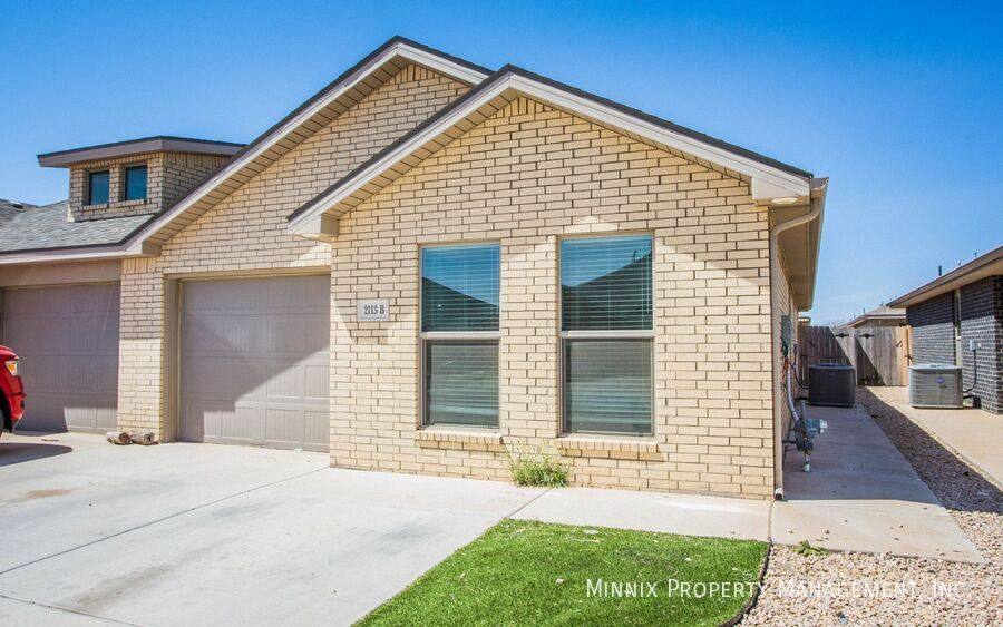 Townhouse for rent at 2113 N Jayton Ave #B, Lubbock, TX 79403