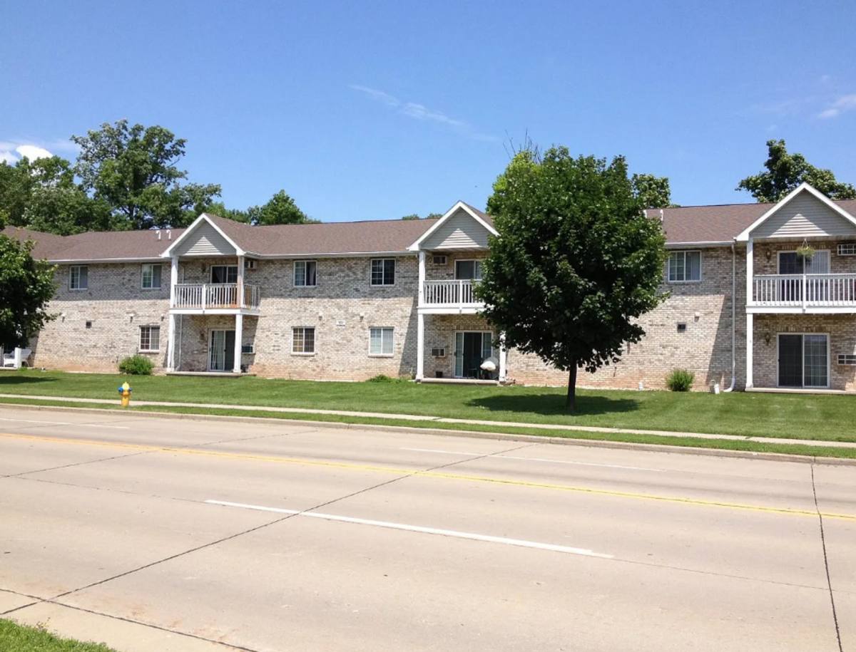 Apartment for rent at 220 W Valley Rd, Appleton, WI 54915