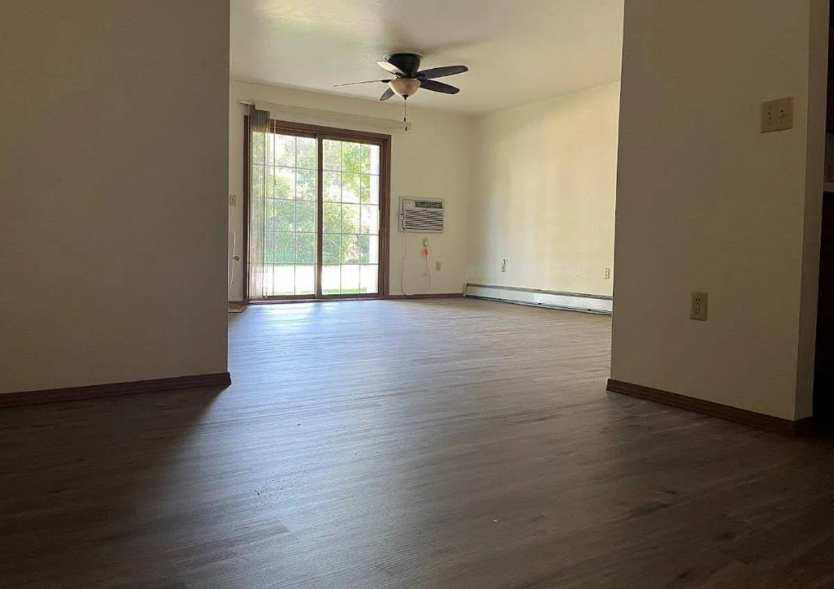 Apartment for rent at 220 W Valley Rd, Appleton, WI 54915
