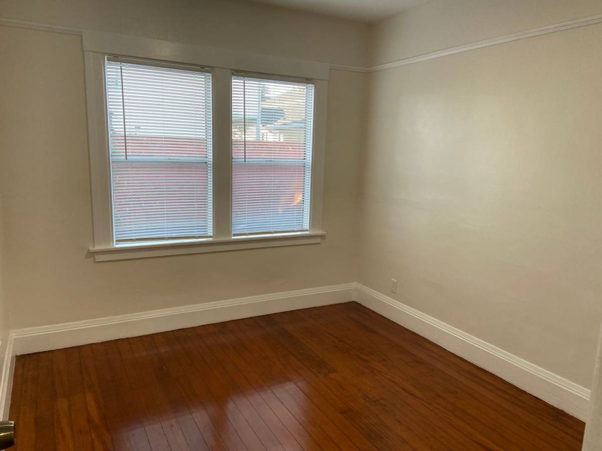 Apartment for rent at 2054-2056 Lincoln Ave, Alameda, CA 94501